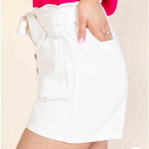 Blank NYC Paperbag Waist Shorts Button Front Belt Cotton Size M NWT - Picture 4 of 4